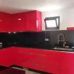 Lombada House *